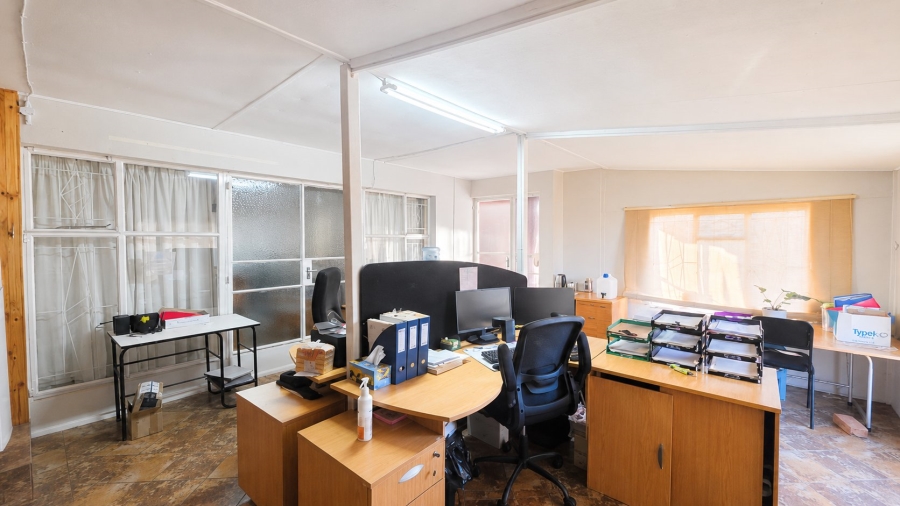 4 Bedroom Property for Sale in Flamwood North West
